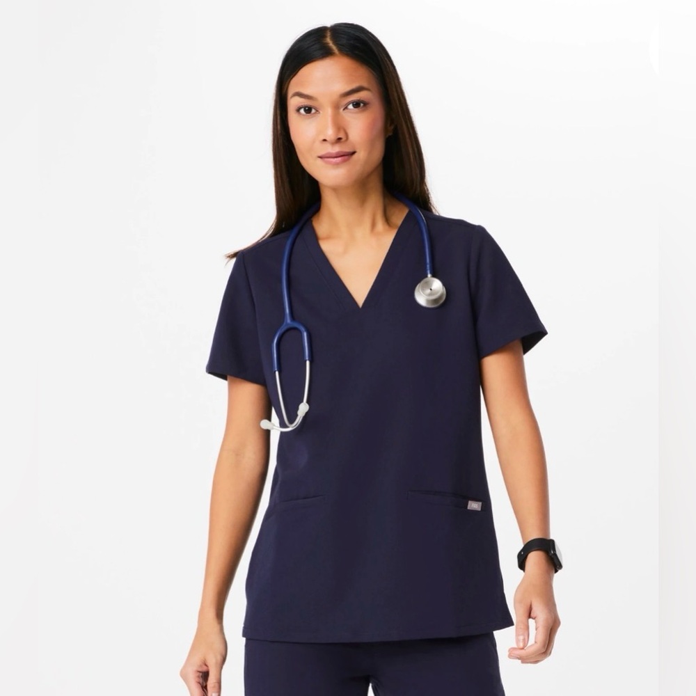 Figs Women’s Casma Three-Pocket Scrub Top Navy Blue - Size Medium